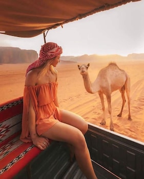 wadi rum hikes and camp