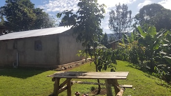 Sipi Backpackers,,2 star