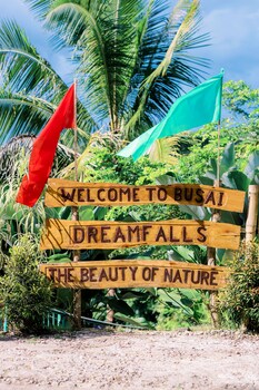 busai dream falls resort