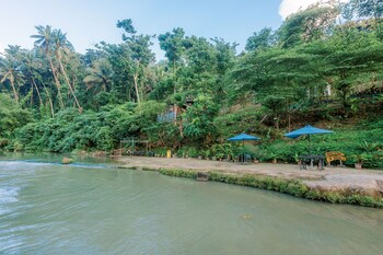 busai dream falls resort