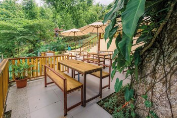 busai dream falls resort