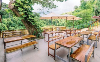 busai dream falls resort