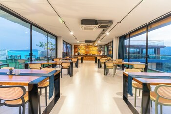 the blue mavi hotel