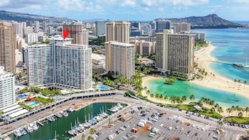 ilikai hotel condo at waikiki no parking