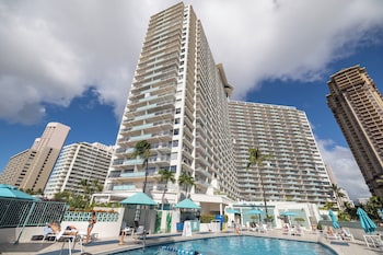 ilikai hotel condo at waikiki no parking