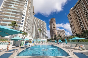 ilikai hotel condo at waikiki no parking