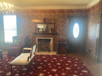 Apple Crest Inn,,2 star