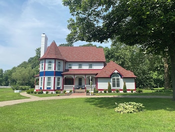 Apple Crest Inn,,2 star