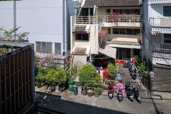 boutique hotel axis bangkok