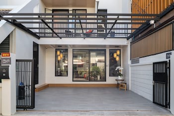 boutique hotel axis bangkok