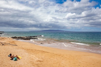kamaole sands condos close to beach with parking