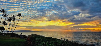kamaole sands condos close to beach with parking