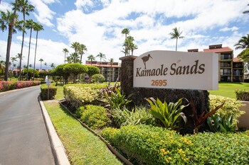 kamaole sands condos close to beach with parking