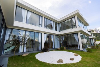 tkh resort