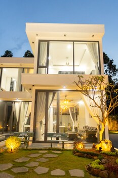 tkh resort