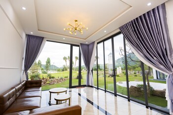 tkh resort