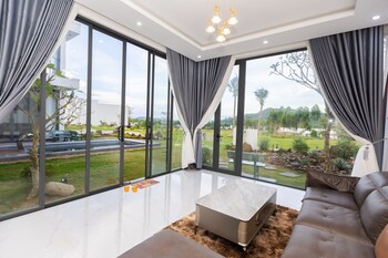 tkh resort