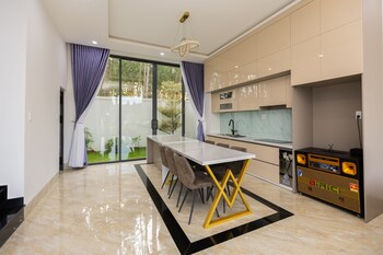 tkh resort