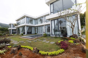 tkh resort