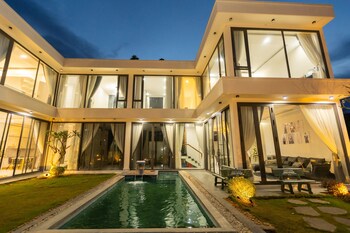 tkh resort