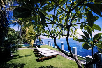 3 br luxury beachfront with private pool