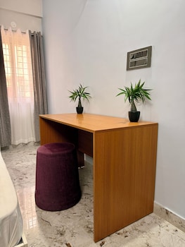 C Suites - Town Centre,,2 star
