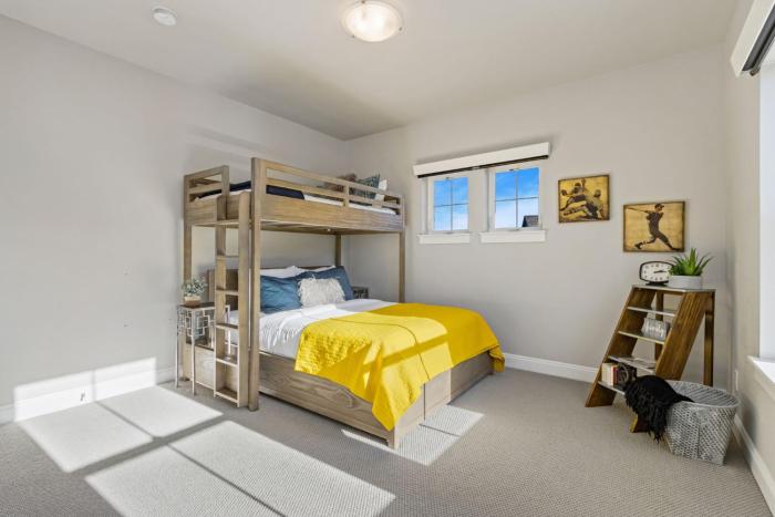 colorado modern retreat w king beds pickleball