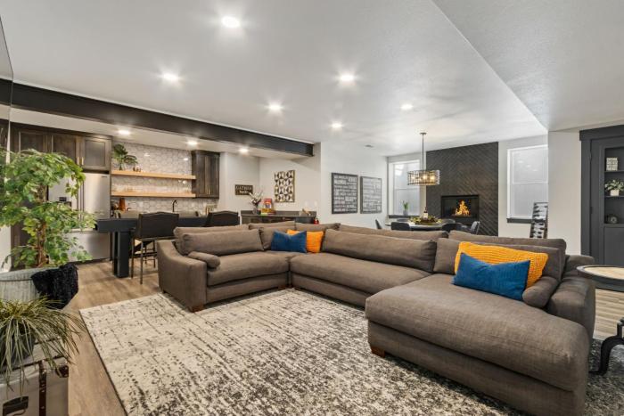 colorado modern retreat w king beds pickleball