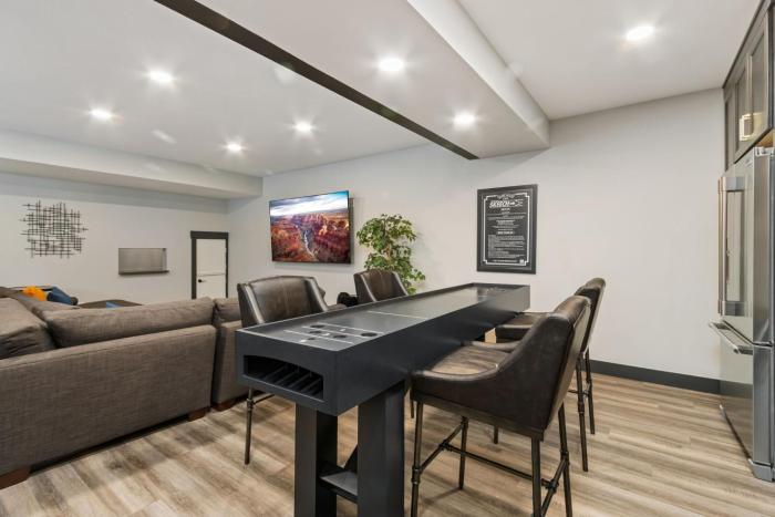 colorado modern retreat w king beds pickleball