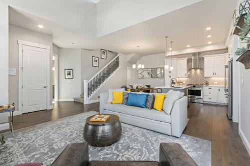 colorado modern retreat w king beds pickleball