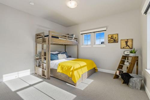 colorado modern retreat w king beds pickleball