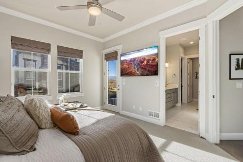 colorado modern retreat w king beds pickleball