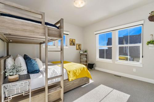 colorado modern retreat w king beds pickleball