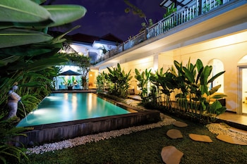 Mahayana House,,3 star