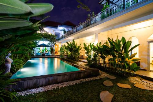 Mahayana House,,3 star