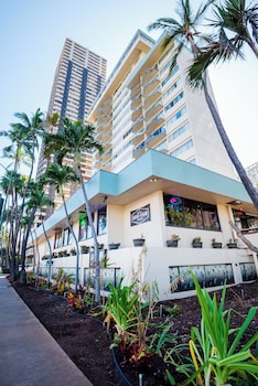 royal aloha by tropical escapes realty
