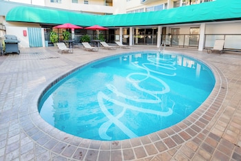 royal aloha by tropical escapes realty
