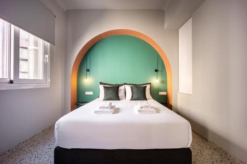 Arches Apartments,,4 star