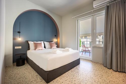 Arches Apartments,,4 star