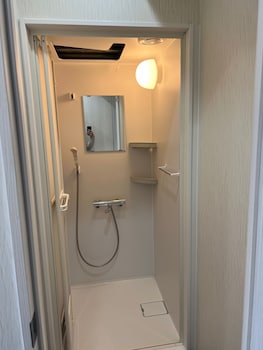 hotel winds asakusa capsule inn hostel