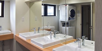 hotel winds asakusa capsule inn hostel