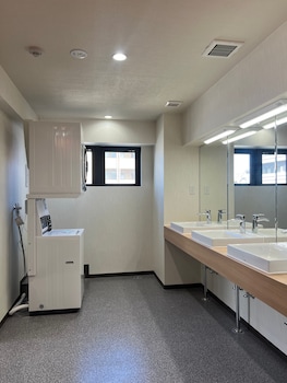 hotel winds asakusa capsule inn hostel