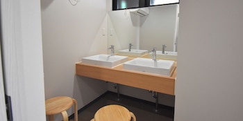 hotel winds asakusa capsule inn hostel
