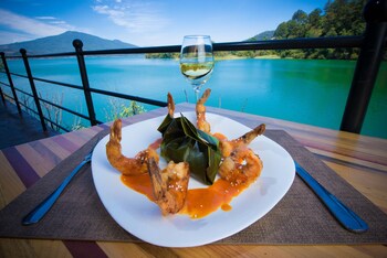 zirahuen forest and resort