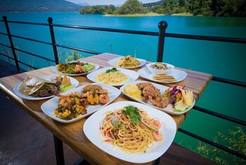 zirahuen forest and resort