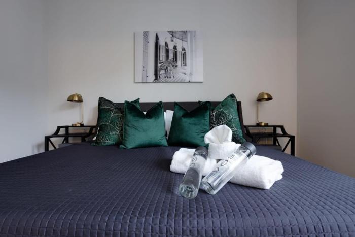 east nash double 26 beds booking fast