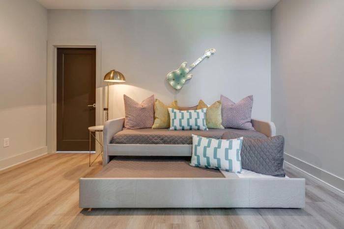 east nash double 26 beds booking fast