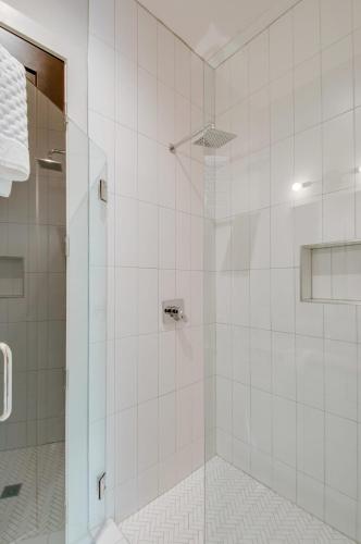 east nash double 26 beds booking fast