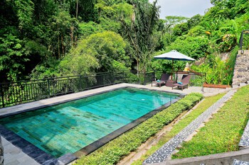dur pekerisan retreat villa ubud