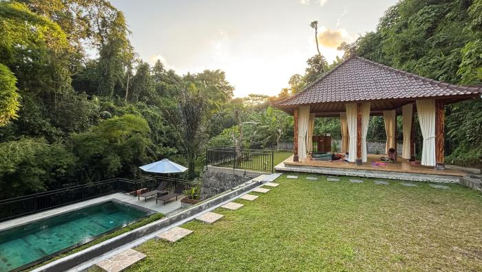 dur pekerisan retreat villa ubud